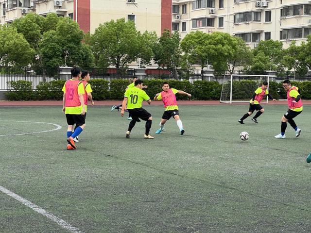 郑钦文诺丁汉开练,网友称夺冠稳了?张之臻进正赛带来好消息