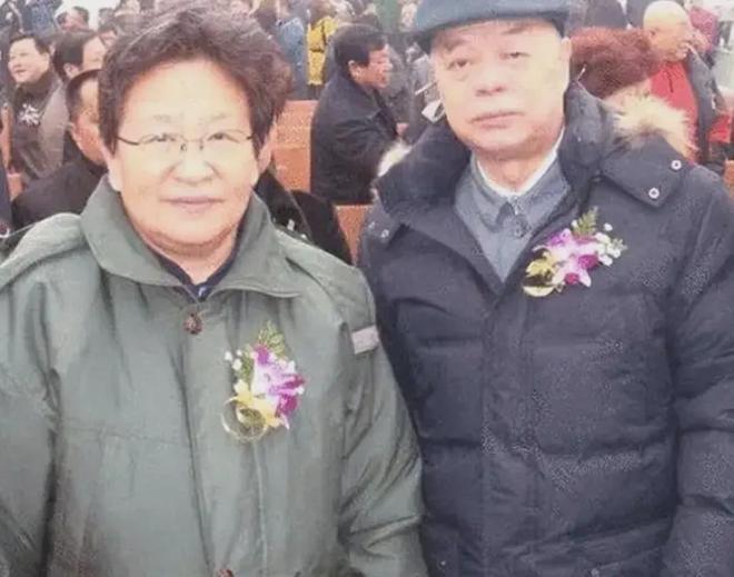 超级世界波!阿尔瓦雷斯绝杀,破世界杯6场球荒,阿根廷全队狂欢