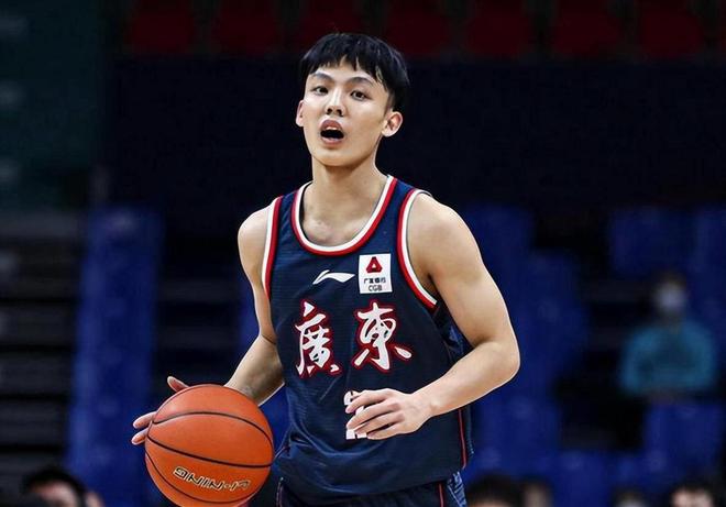 蓉城本轮踢铜梁龙为何就换了一个人？主帅赛后给出答案，引发热议
