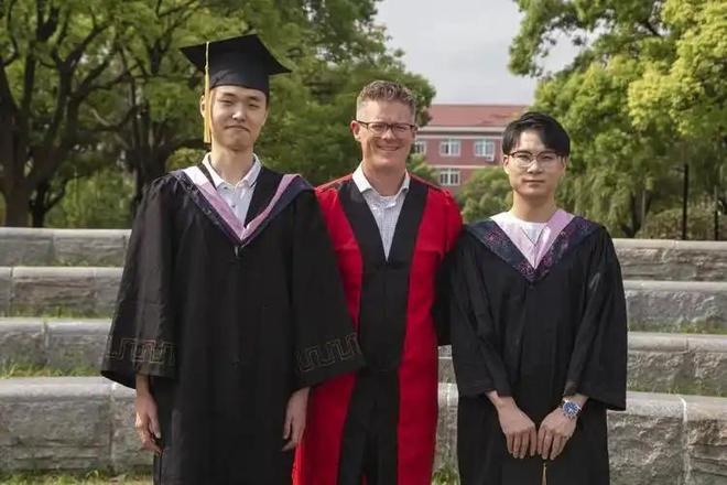 维尼染红皇马体能堪忧 老牌劲旅难逃18年厄运