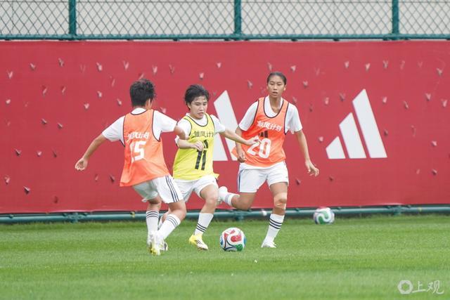 静水流深终圆梦 郭涵煜斩获2026温网女双冠军